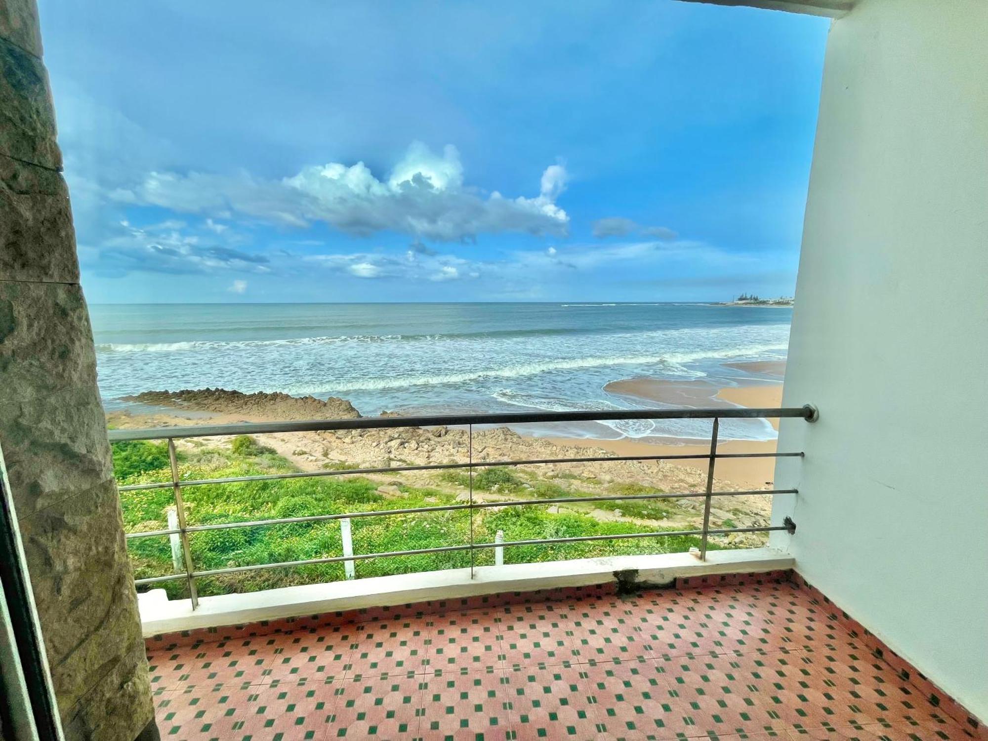 Splendid Beachfront Villa In Sidi Bouzid Beach With Pool Douar Ourlali Exteriör bild